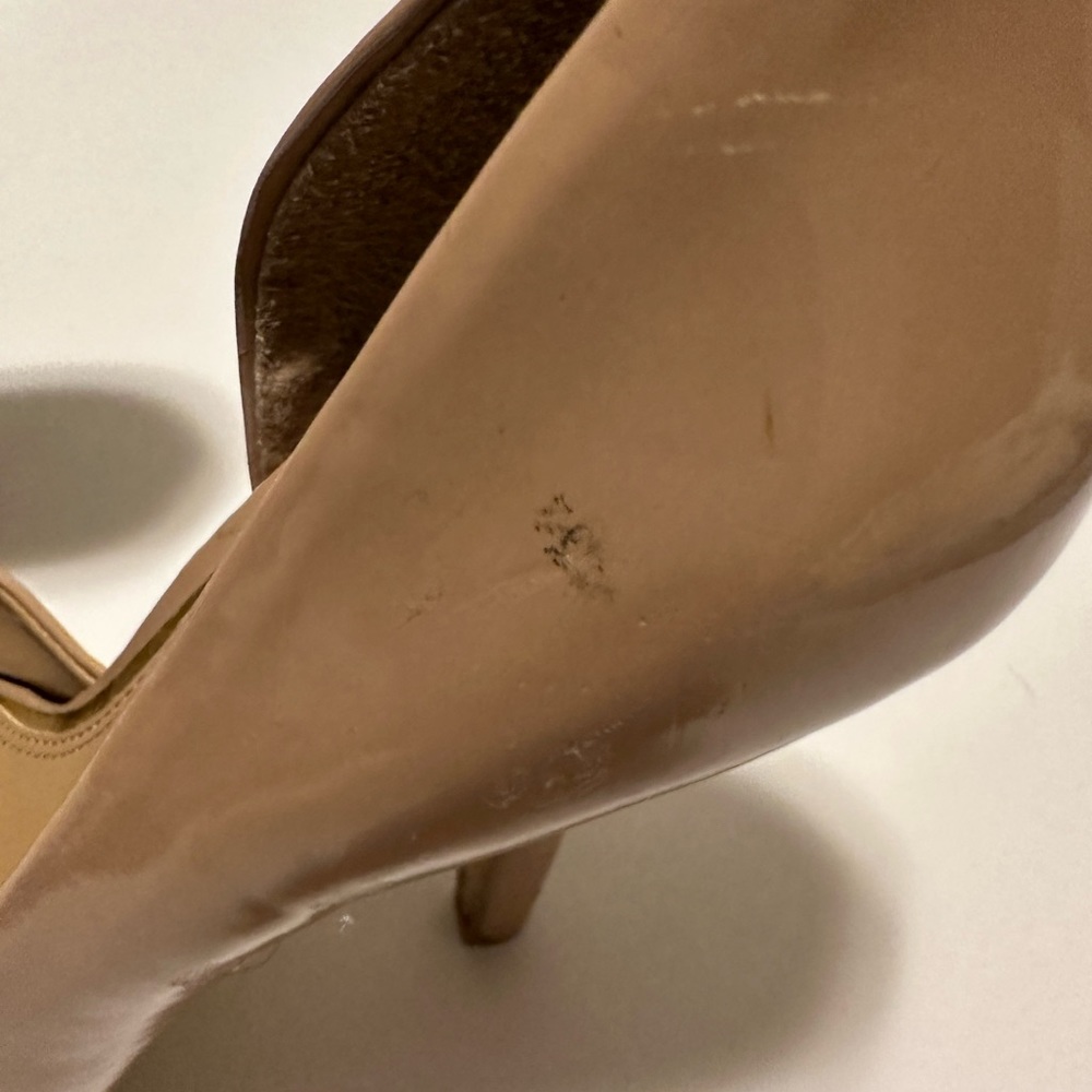 BCBG Patent Nude Pumps Size 6/36 Wide - Picture 8 of 15
